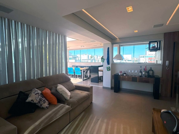 Cobertura Mobiliada com Sacada no Castelo – 3 Quartos, 160 m²